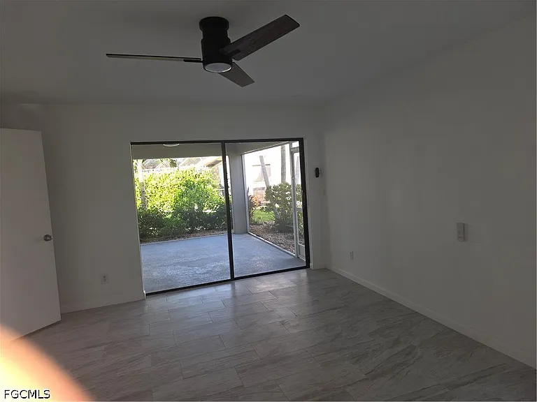 1922 SE 26th Ter — Photo 18