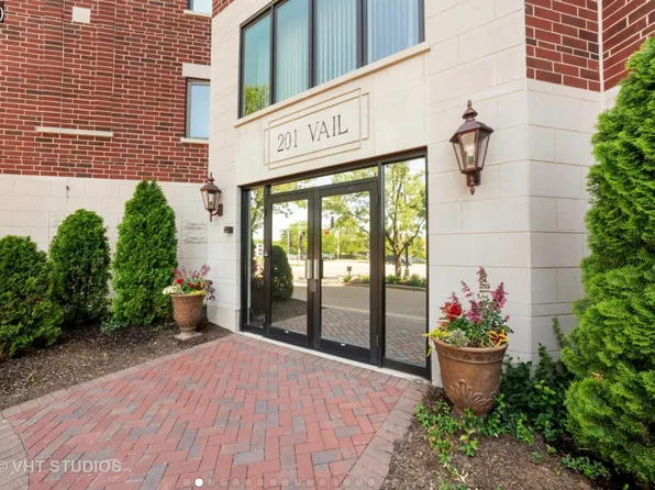 201 N Vail Ave APT 701, Arlington Heights, IL 60004