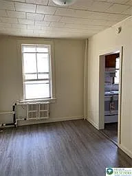 1 bed, 1.0 bath, 450 sqft, $1,200 — Photo 3