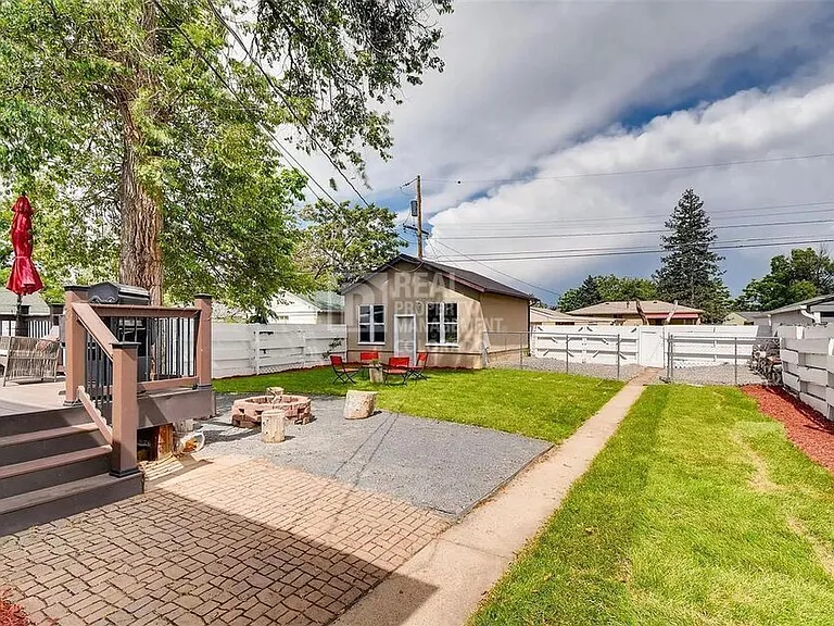 4870 Irving St — Photo 17