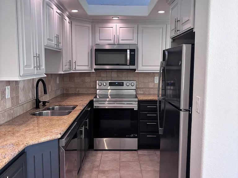 2108 Lost Lake Pl — Photo 4
