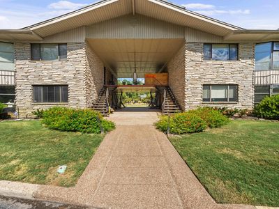 4400 Poplar Ave APT 28, Memphis, TN, 38117