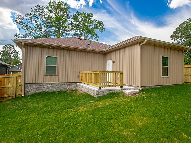 2311 Nichols Rd — Photo 10
