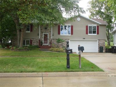 915 Barnett Dr, Cedar Falls, IA, 50613