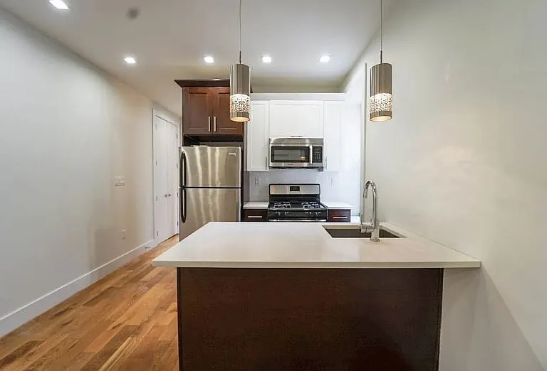 11 Maple St #C9 — Photo 1