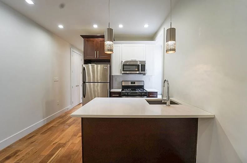 1st image of 11 Maple St APT C9