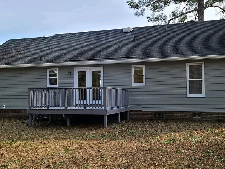 198 Berwick Dr — Photo 2