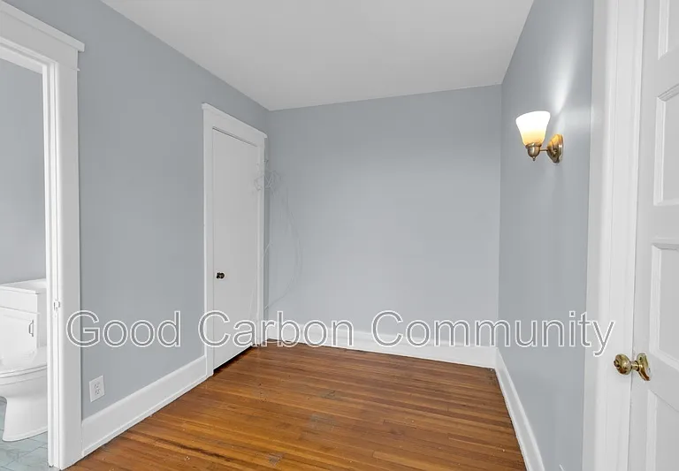 131 Allen St #15 — Photo 8