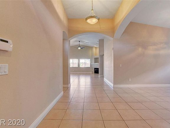 4th image of 2613 Tanagrine Dr