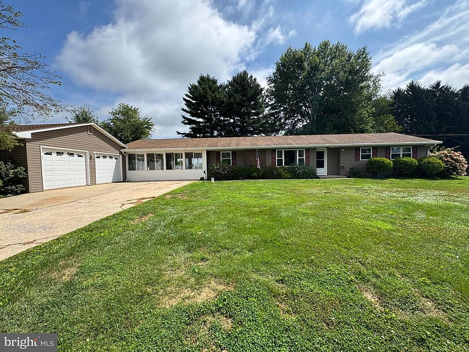 1st image of 17 Dogwood Ln