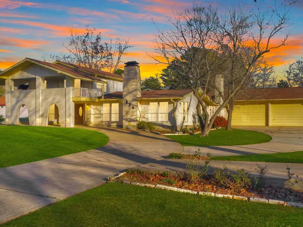 235 Lakeview Hbr, Onalaska, TX 77360