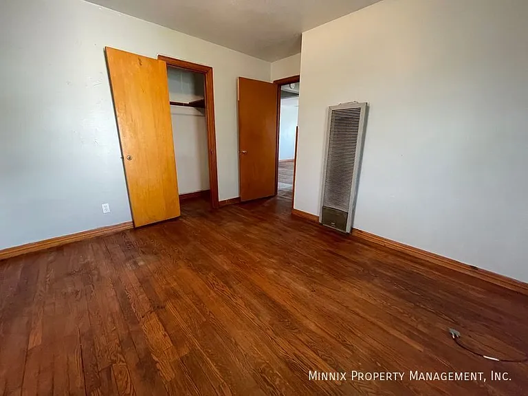 310 SW 42nd Ave #B — Photo 9