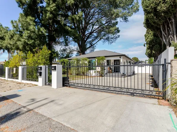 11451 Calvert St #1/2, North Hollywood, CA 91606