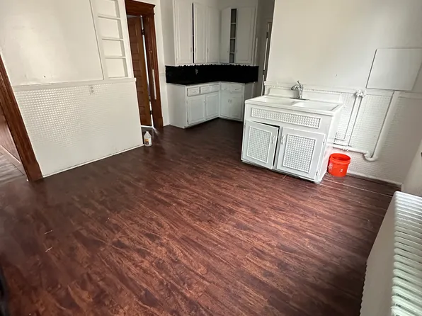 99 Rose St #2, Waterbury, CT 06704