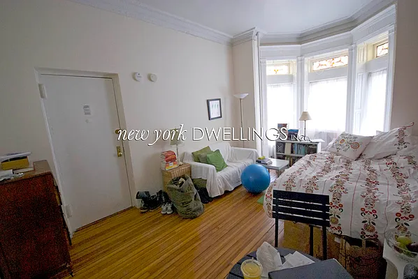 Rented by New York Dwellings LLC | media 2