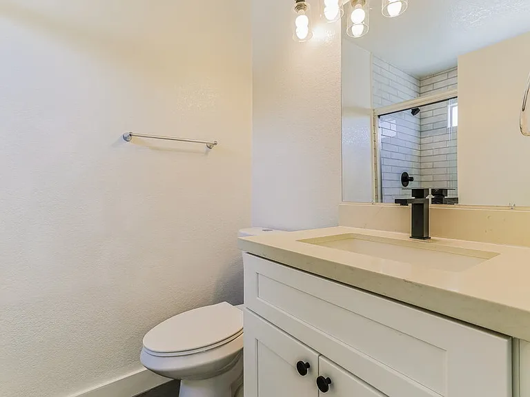 1415 N Ironwood St — Photo 14