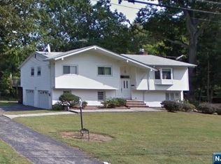 174 Richard Dr, River Vale, NJ