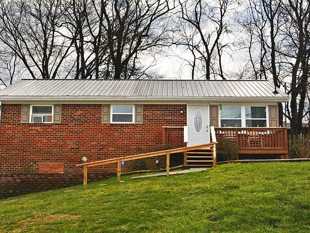 1st image of 5005 Lake Circle Dr NE