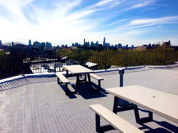 194 Vernon Avenue image 12 of 22