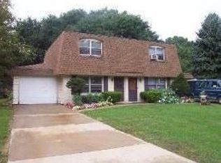 1942 Charles Ln, Aurora, IL 60505