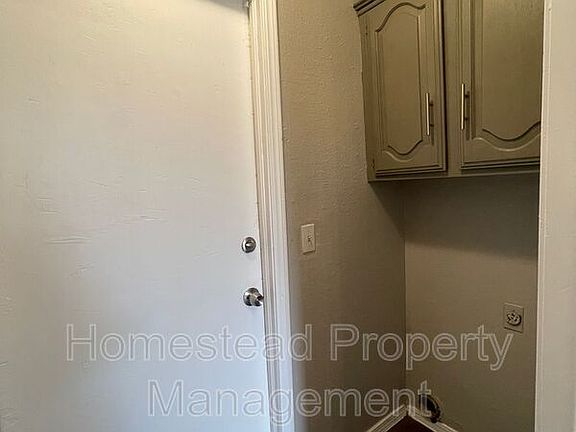 3rd image of 3012 SE 56th St