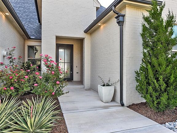 3rd image of 3000 Gold Finch Dr