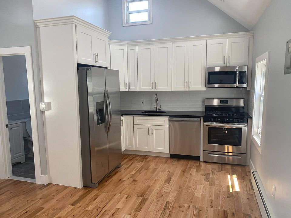 1st image of 305A Beach 88 St