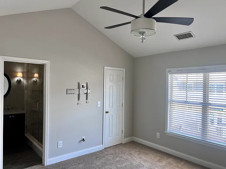220 S Cedar St — Photo 20