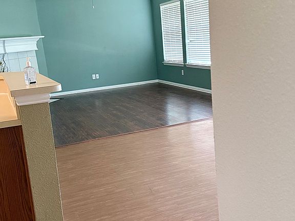 4th image of 2406 Blue Holly Dr
