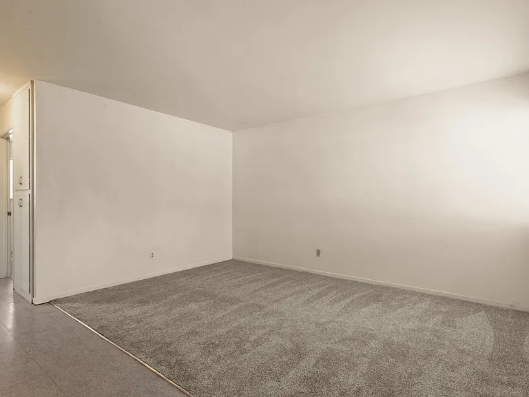 311 7th St #7 — Photo 5