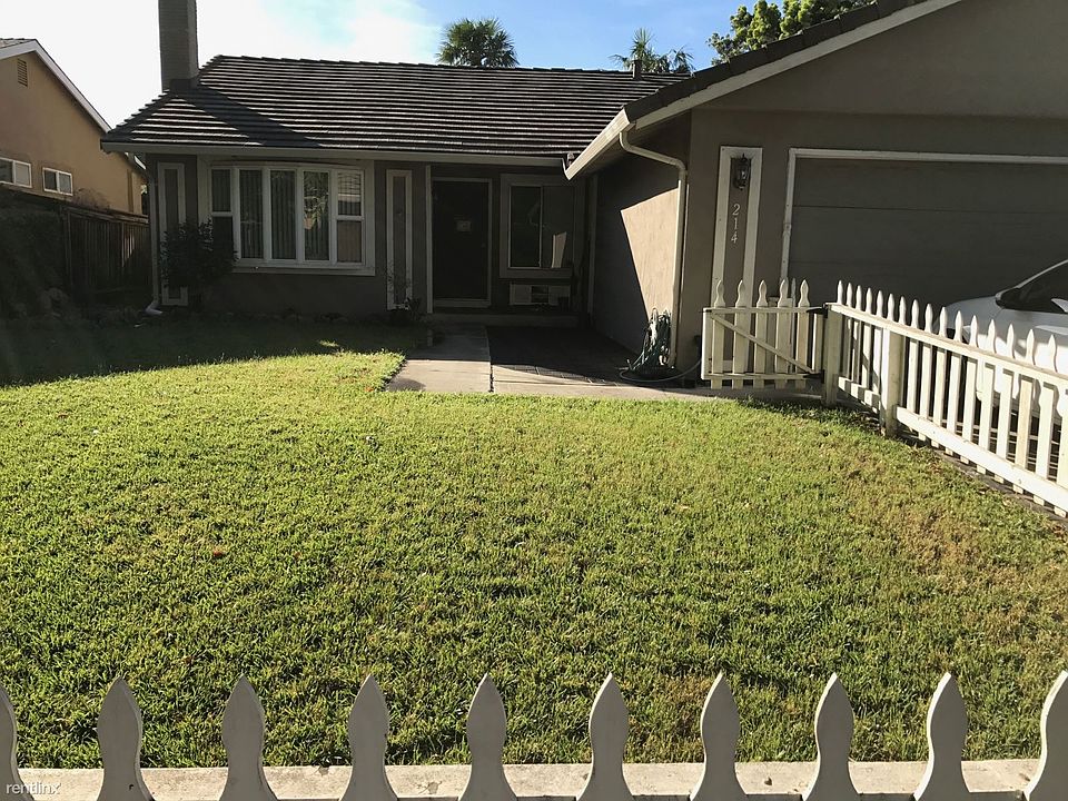 1st image of 214 Sherry Ct