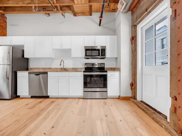 58 13th St Unit 105, Charlestown, MA 02129