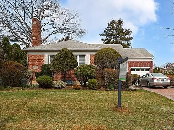 97 Vanderbilt Avenue, Manhasset, NY 11030