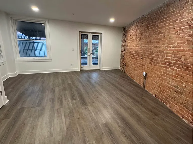 513 N 2nd St #1 — Photo 14