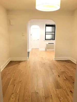 Rented by Metropolis Real Estate of Manhattan | media 44