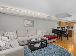 3524 W Shore Rd APT 505, Warwick, RI 02886