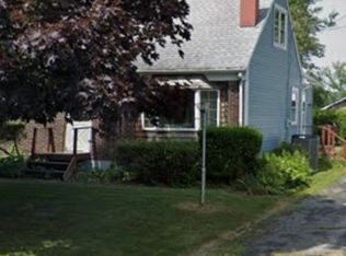 5802 Pinehurst Ct, Lake View, NY 14085