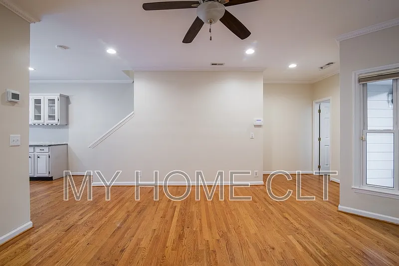 3 bed, 2.5 bath, 1495 sqft, $2,700 — Photo 3