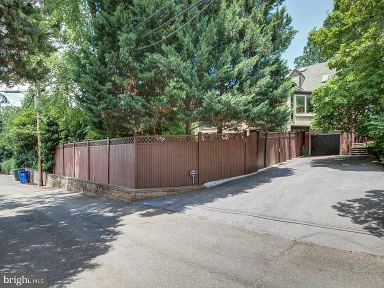 3808 Cathedral Ave NW — Photo 71