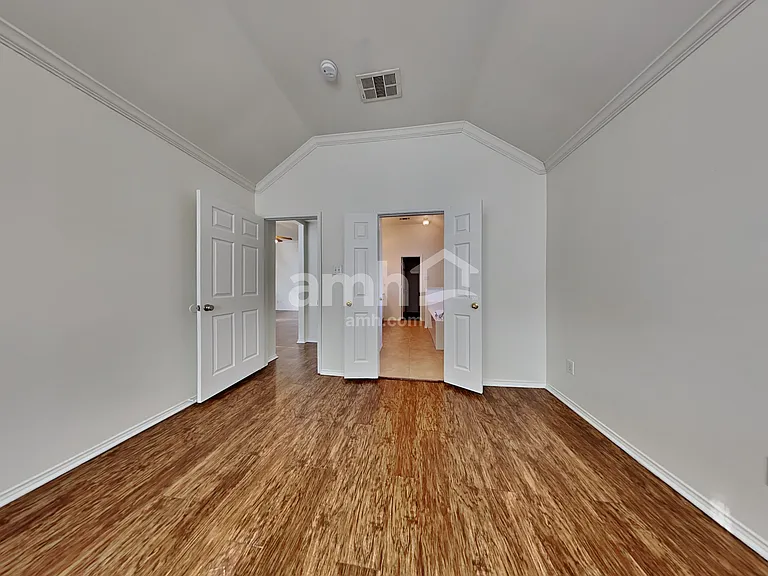 4820 Davy Crockett Trl — Photo 8