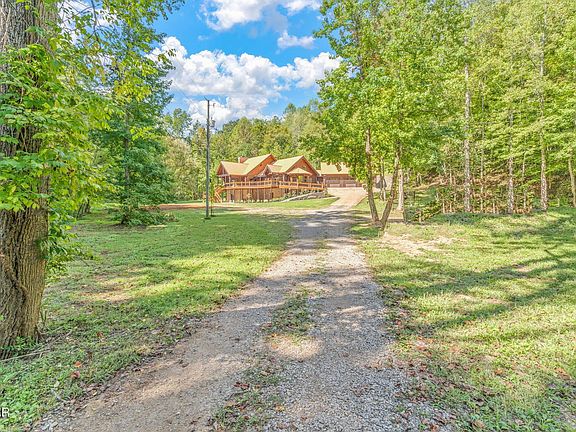 2nd image of 1035 Porterfield Gap Rd