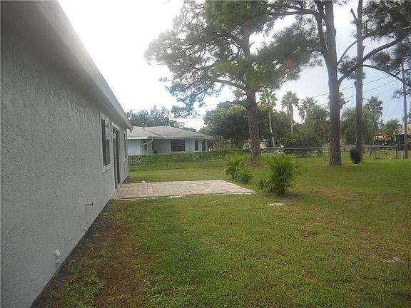 4th image of 640 24th Pl SW
