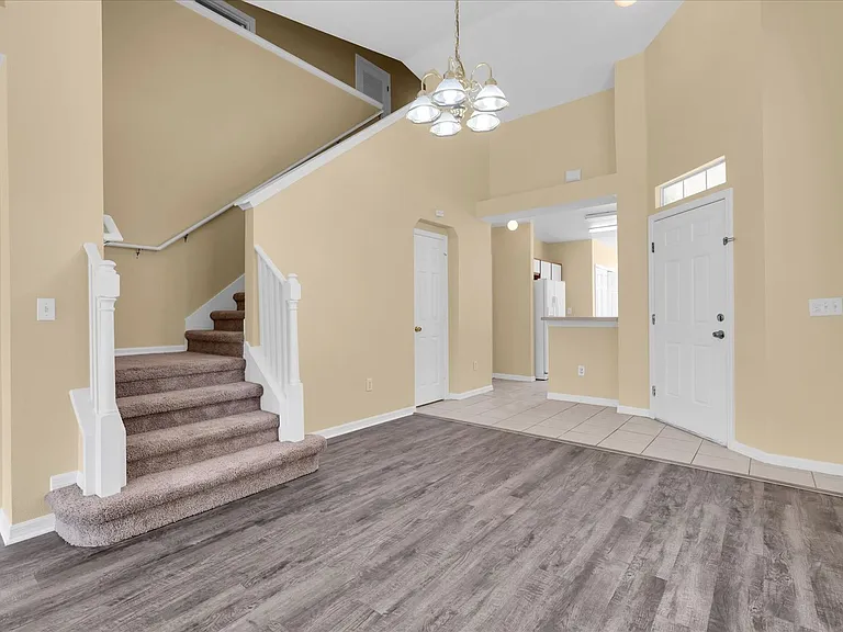 9624 Carlsdale Dr — Photo 3