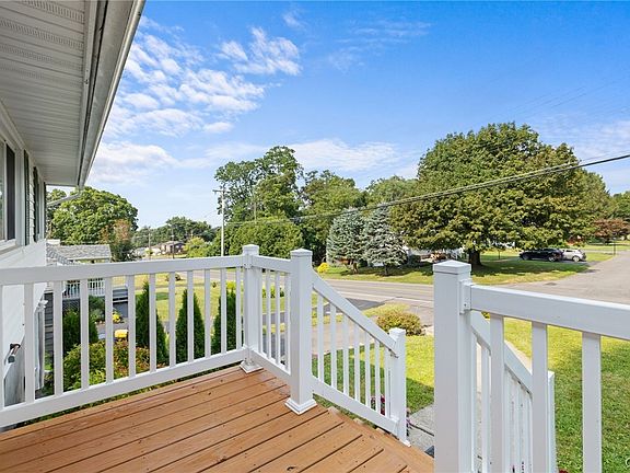 4th image of 108 Sutton Dr