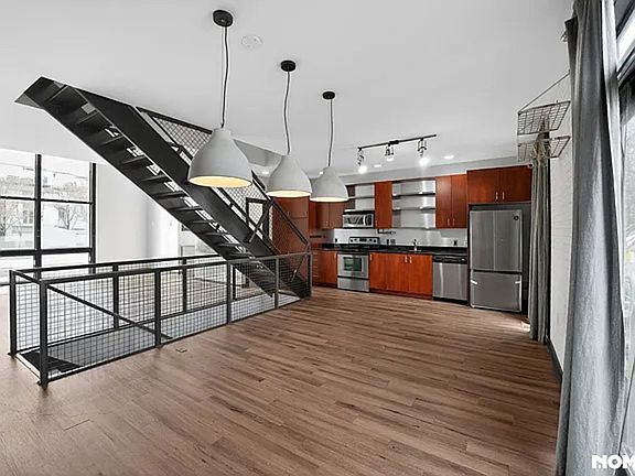 3rd image of 1273 Mackintosh Park NW
