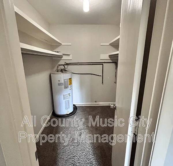 2134 Fairfax Ave #C13 — Photo 6