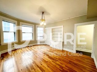 2167 SW Yamhill St APT 4, Portland, OR 97205