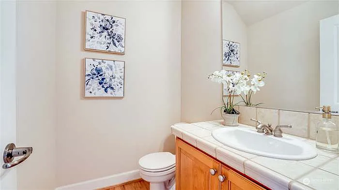 1215 N 27th Pl — Photo 15