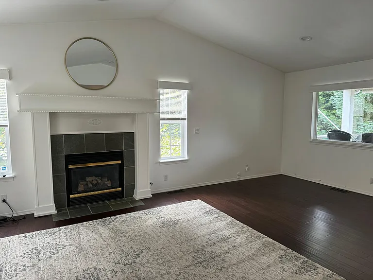 1252 NE Forest Rock Ln — Photo 4