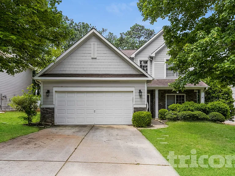 3433 Palm Cir NW — Photo 1